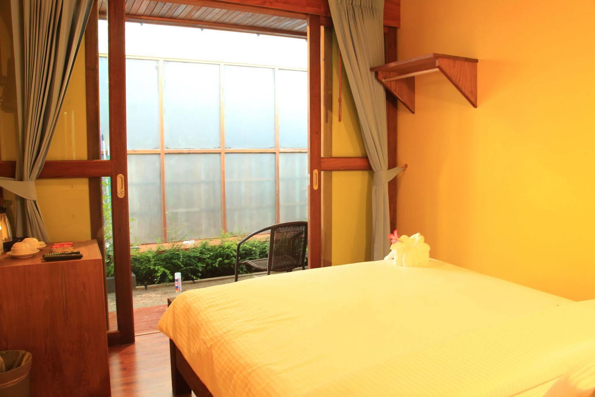 קו ליפה The Noi Guest House & Restaurant מראה חיצוני תמונה